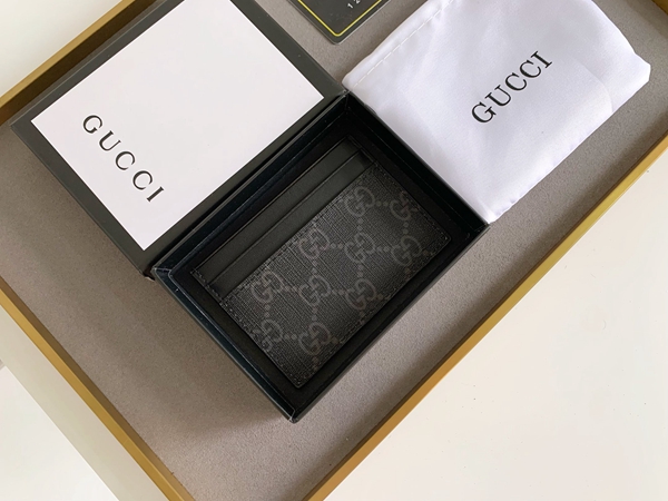 グッチ財布コピー背面デザイン